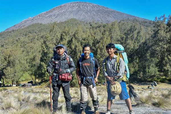 Menikmati Indahnya Gunung Semeru