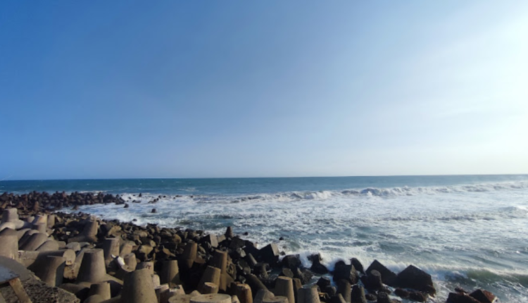 Menikmati Pantai Glagah Kulon Progo