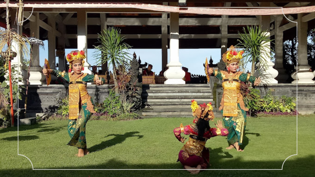 Menyaksikan Bebalihan di Puja Mandala