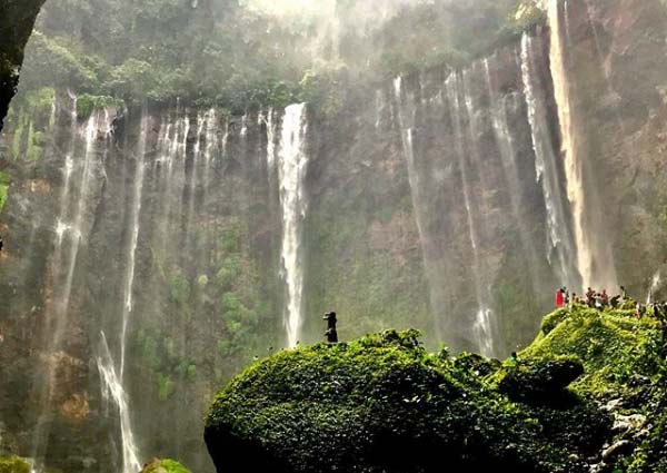 Menyusuri Sungai Glidik Air Terjun Tumpak Sewu
