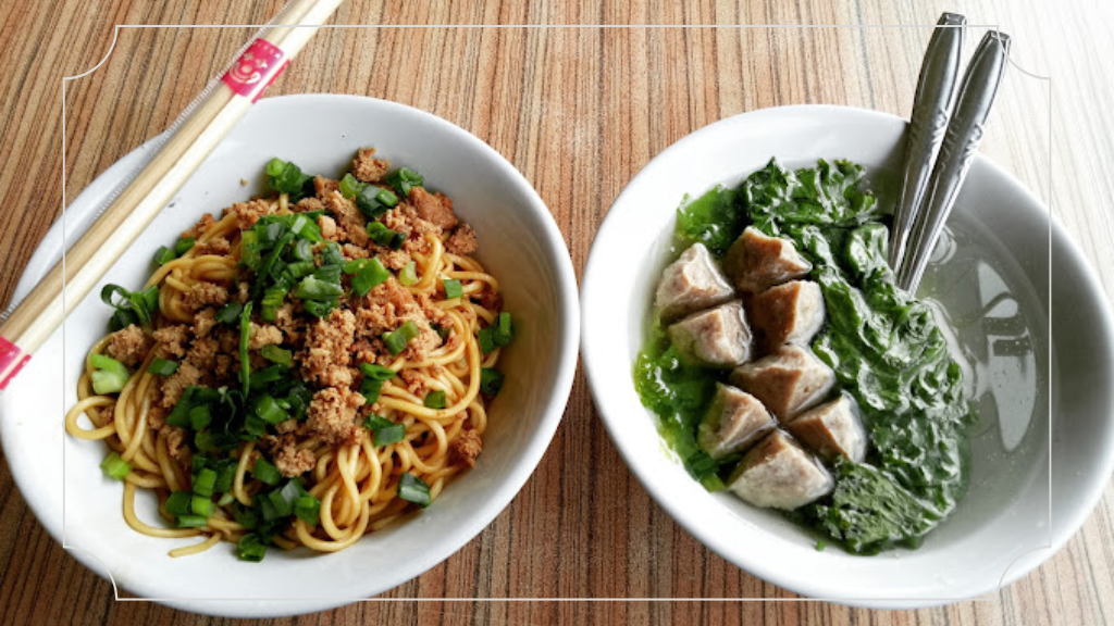 Makanan Viral di Bandung yang Wajib Kamu Cicipi! 6 Mie Ayam Naripan