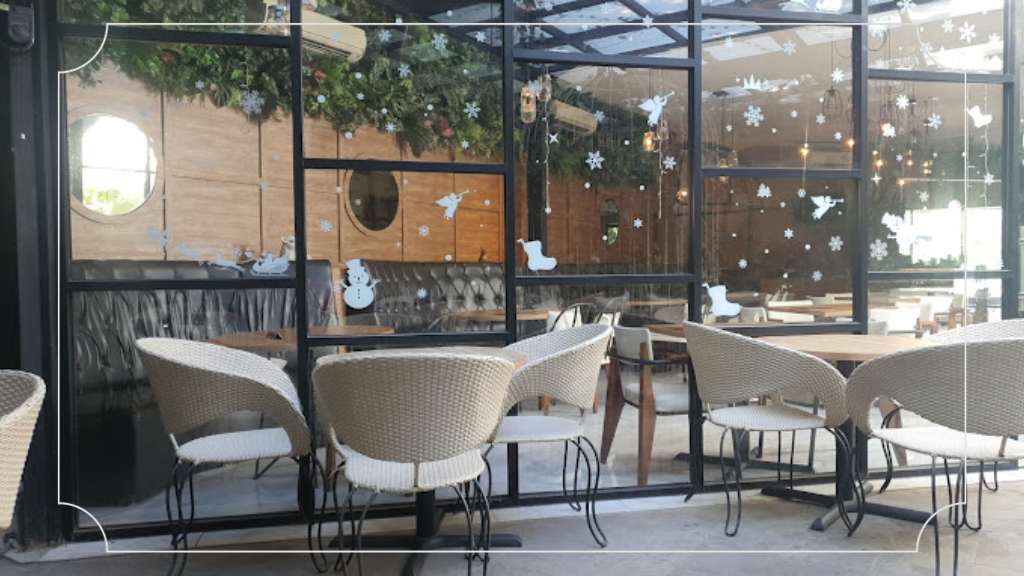 Tempat nongkrong di Surabaya Noach Cafe and Bistro