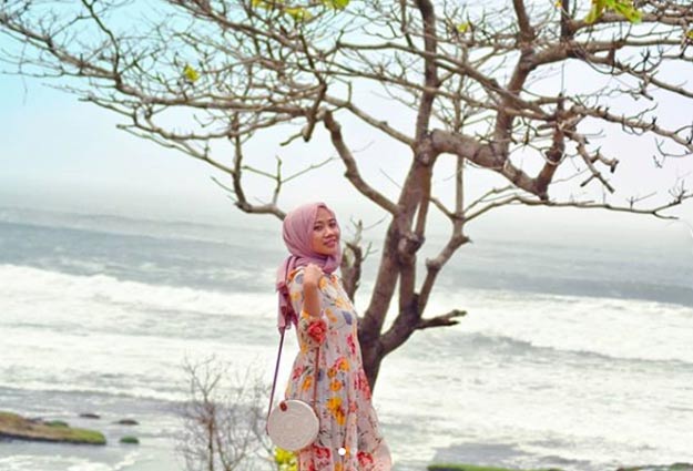 wisata pantai di Sukabumi