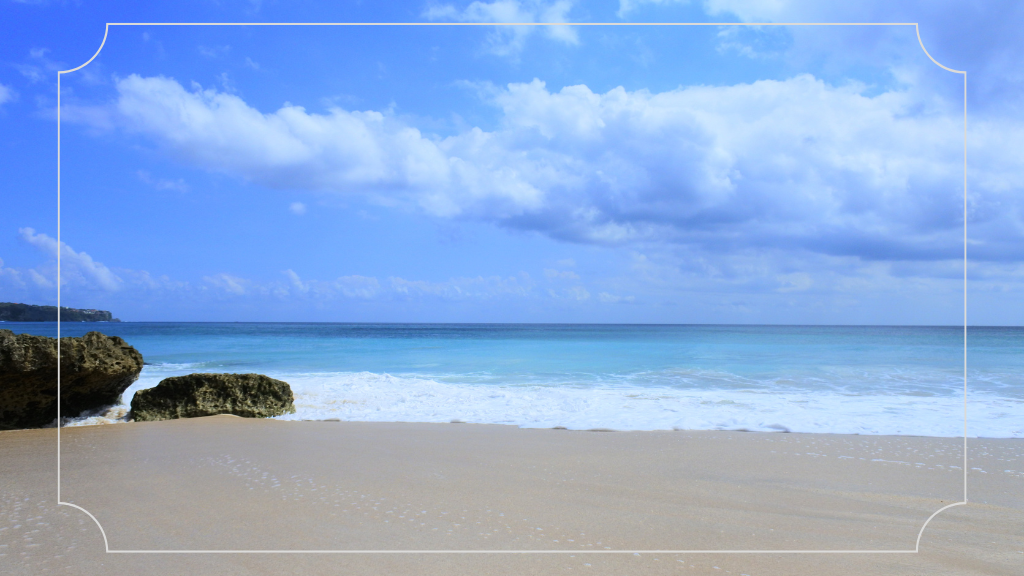 Pantai Berpasir Putih dan Laut yang Bersih