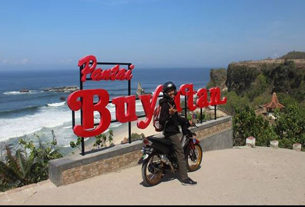 wisata pantai di Pacitan