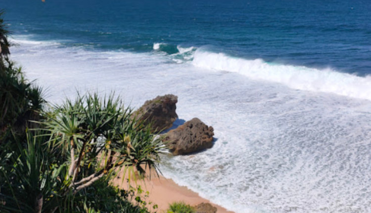 Pantai Karang Payung