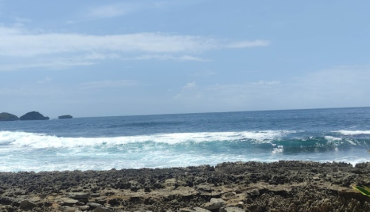 Pantai Kasap Pacitan
