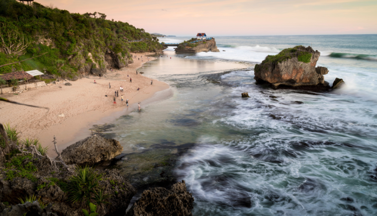 Pantai Kukup Jogja