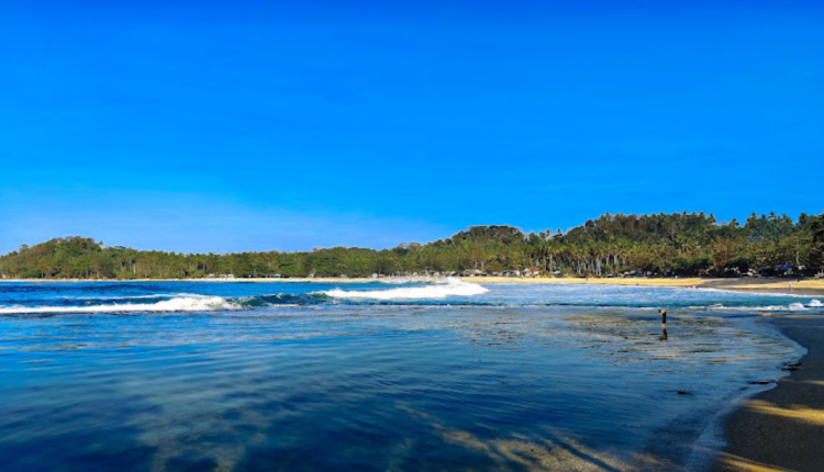 Pantai Legon Pari