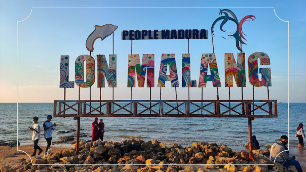 20 Destinasi Wisata Jawa Timur yang Populer dan Tempat Tersembunyi 19 Pantai Lon Malang Sampang