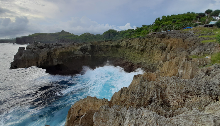 Pantai Midodaren Gunung Kidul