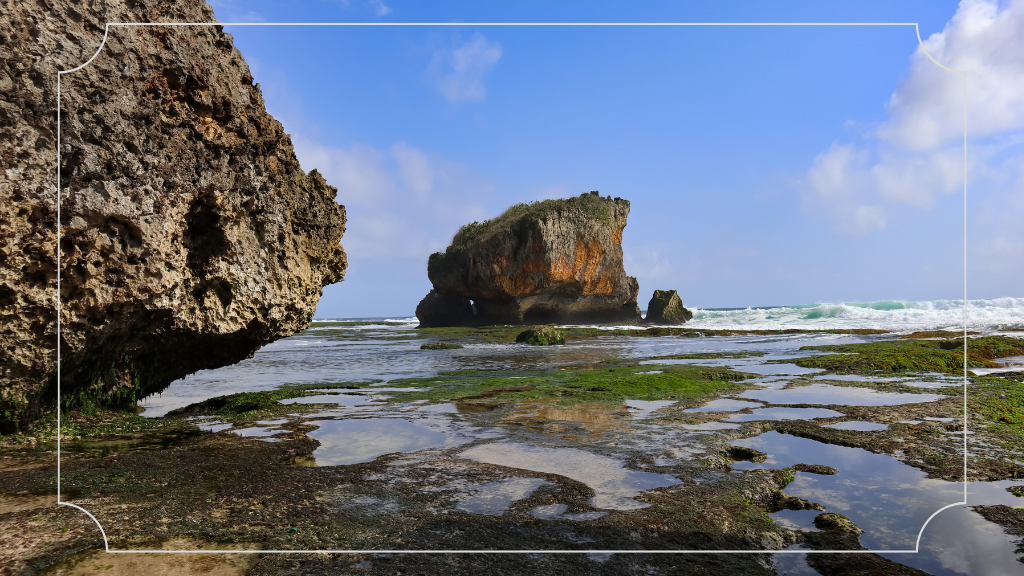 13 Tempat Piknik Gunung Kidul yang Terbaik untuk Liburan Kamu 12 Pantai Ngrawe (MESRA)