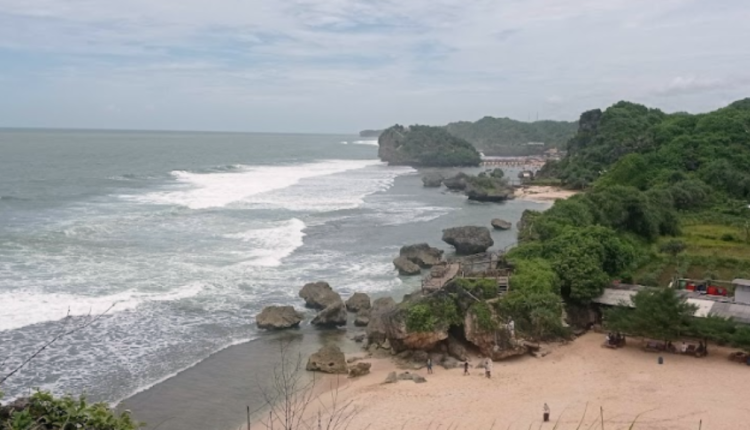 Pantai Ngrumput