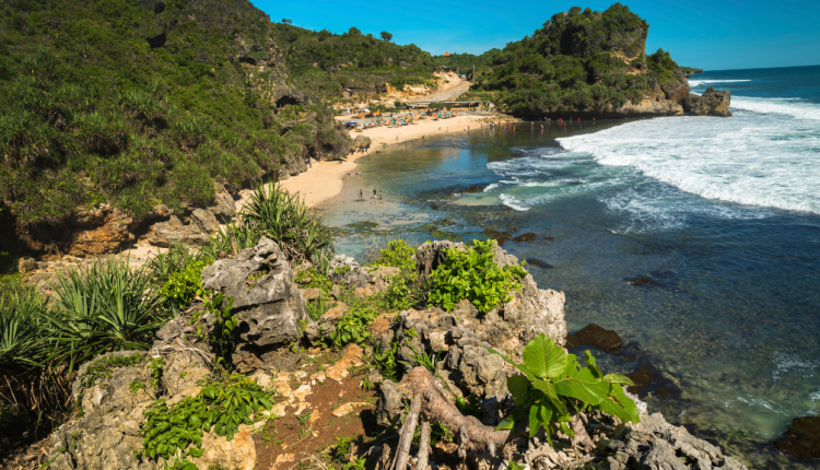 Pantai Nguyahan