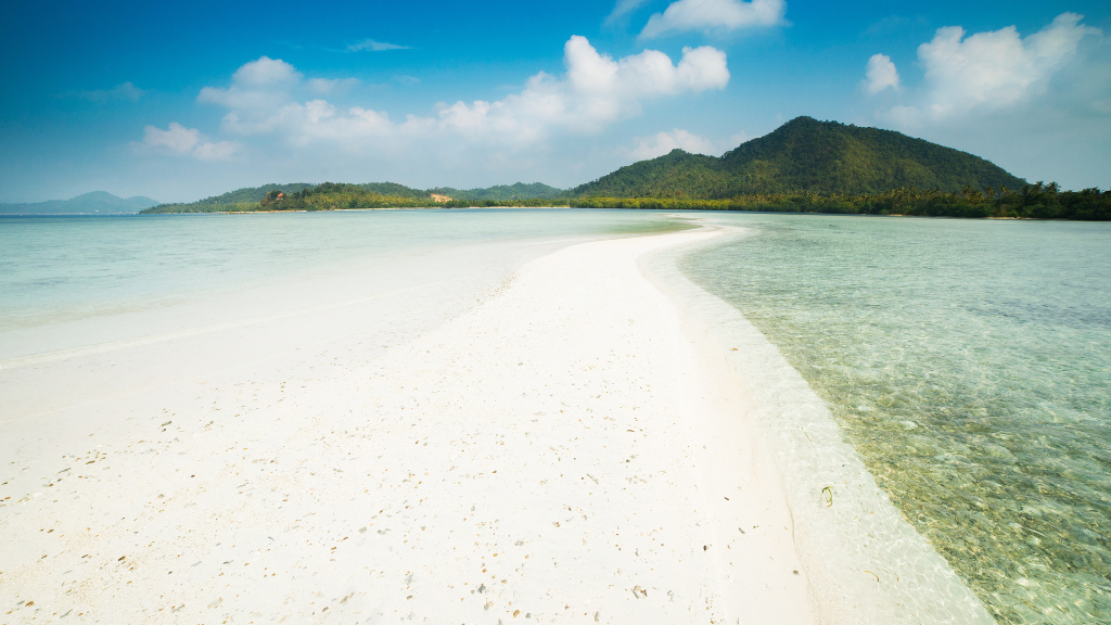 Pantai Pasir Putih Lampung
