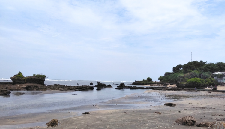Pantai Sayang Heulang, Wisata Alam dengan Fasilitas yang Lengkap di Garut
