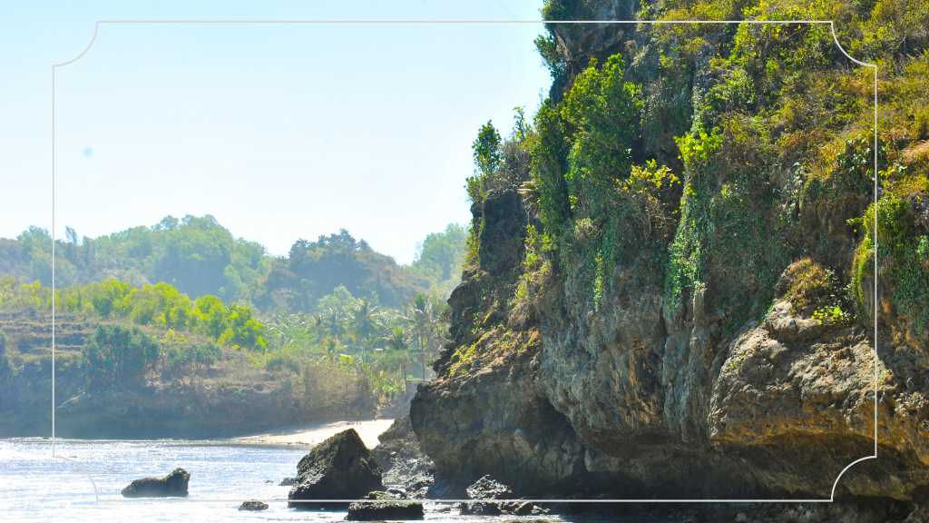 7 Pantai Pacitan di Jawa Timur yang Populer dengan Panorama Alam yang Memikat 6 Pantai Srau