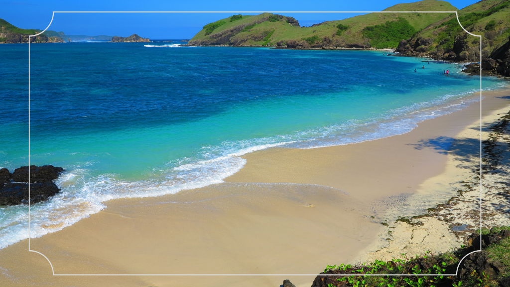 17 Tempat Liburan di Lombok yang Paling Menarik 12 Pantai Tanjung Aan