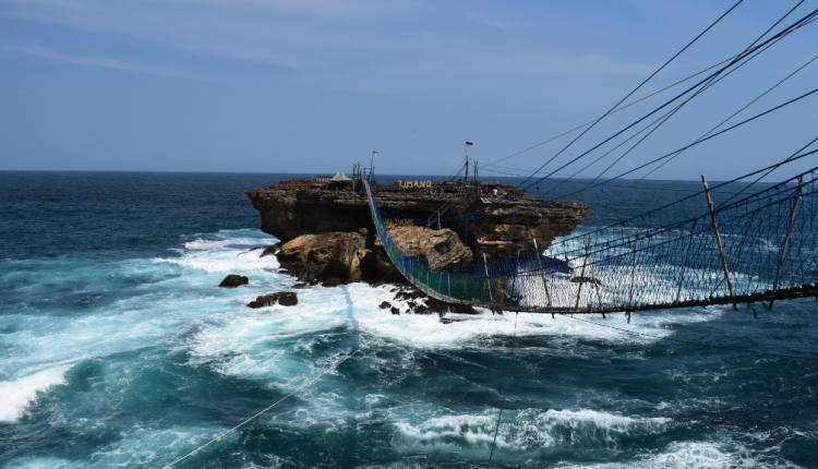 Pantai Timang Gunung Kidul