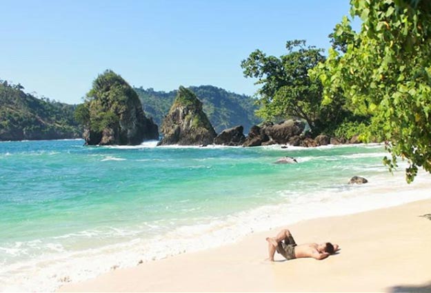 81 Tempat Wisata Seru Di Malang Terbaru 30 pantai pasir putih di malang