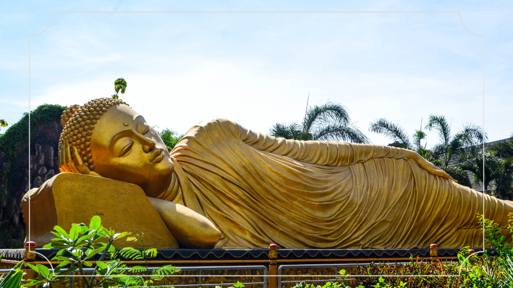 Patung Buddha Tidur Mojokerto