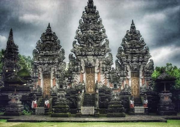 Melihat Keindahan Pura Mandara Giri Semeru Agung 7 Paviliun Pura Mandara Giri Semeru Agung