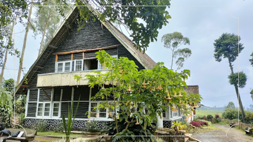 11 Wisata Pangalengan yang Lagi Hits Wajib Kamu Kunjungi 2 Pengabdi Setan Movie Set (Rumah Pengabdi Setan)