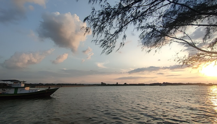 Pesona Pantai Marina Semarang yang Cantik dan Instagramable