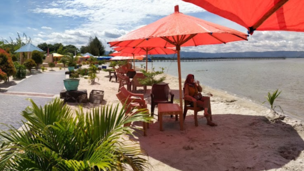 Pantai Pasir Putih Parparean - Harga Tiket Masuk, Fasilitas & Daya Tarik 4 Pesona Pantai