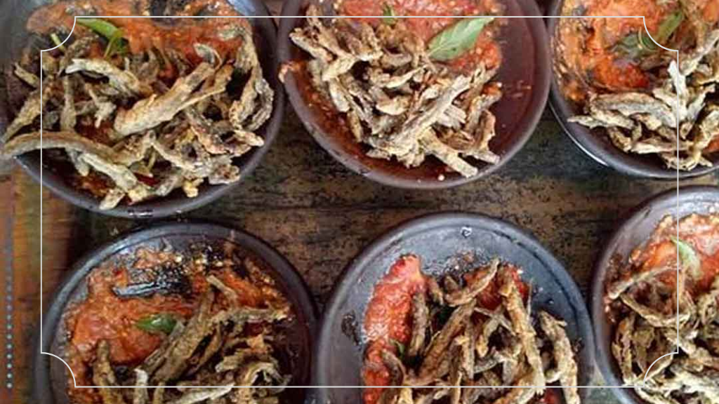 10 Kelezatan Oleh-Oleh Khas Blitar yang Tidak Boleh Dilewatkan 7 Peyek Uceng Oleh-Oleh Khas Blitar