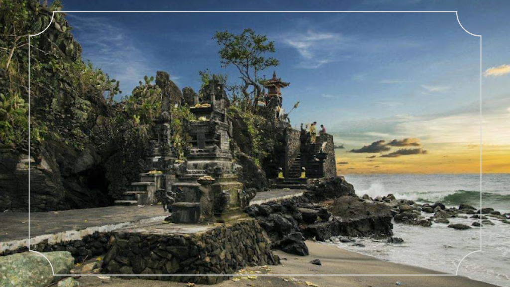 17 Tempat Liburan di Lombok yang Paling Menarik 13 Pura Batu Bolong