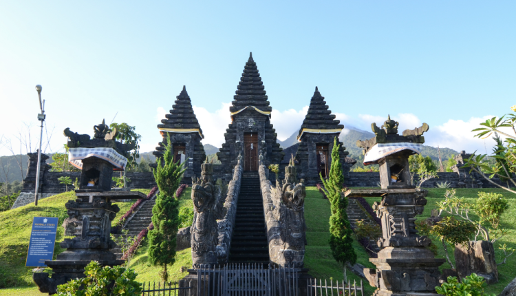 Pura Parahyangan Agung Jagatkarta