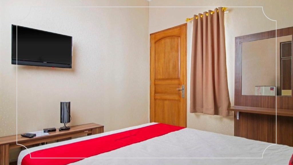 RedDoorz near Mercu Buana University