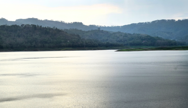 Rekomendasi Pantai Tulungagung yang Wajib Dikunjungi untuk Liburan Seru