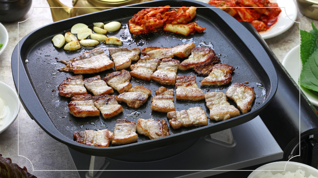 25 Makanan Khas Korea yang Populer di Indonesia 13 Samgyeopsal