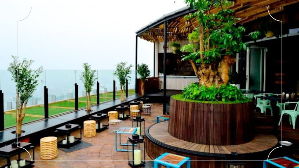10 Cafe Rooftop Jakarta Selatan dengan Pemandangan Eksklusif dan Menu Lezat 7 Skye Bar & Restaurant