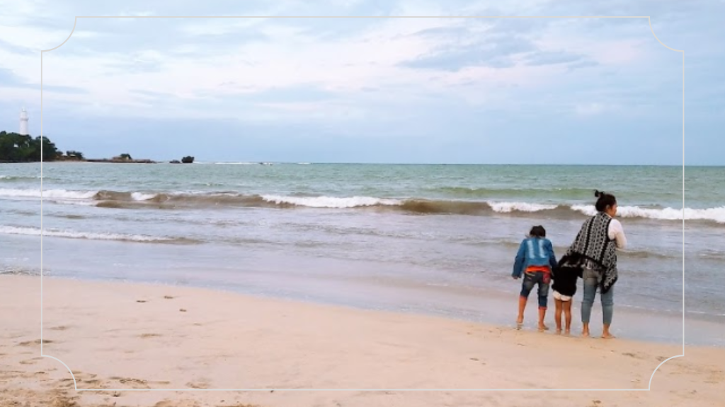 Spot Foto Indah di Pantai Santolo Garut