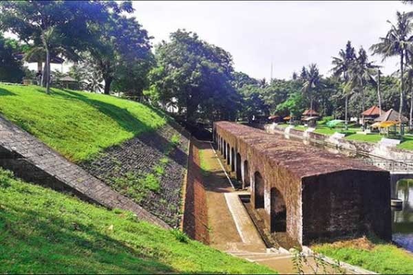 Spot Wisata Benteng Pendem