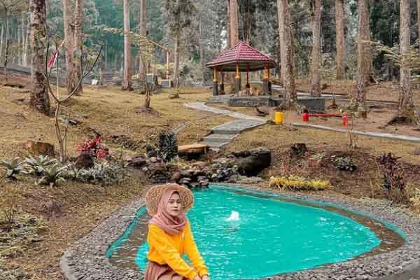 Spot Wisata Kebun Raya Baturraden