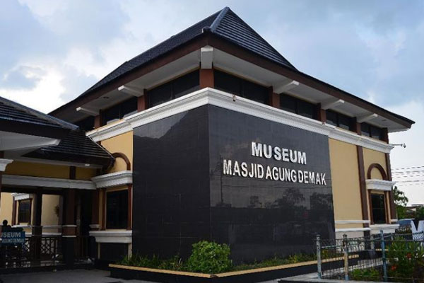 Museum Masjid Agung Demak 5 Spot Wisata Museum Masjid Agung Demak
