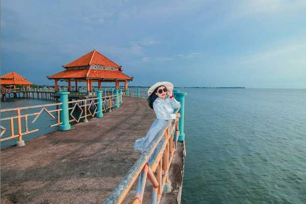 Spot Wisata Pantai Kartini