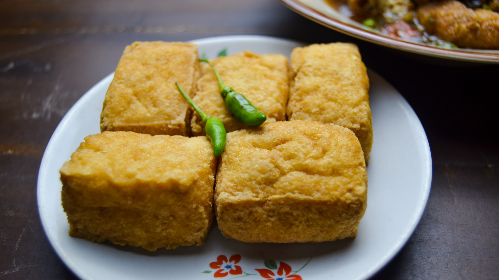 12 Oleh-Oleh Khas Kediri: Temukan Kelezatan dan Keunikan yang Memikat! 4 Oleh-Oleh Khas Kediri Tahu Pong