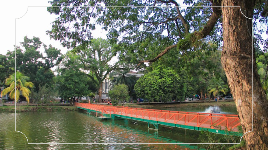 Tempat Wisata di Palembang Taman Kambang Iwak Besak