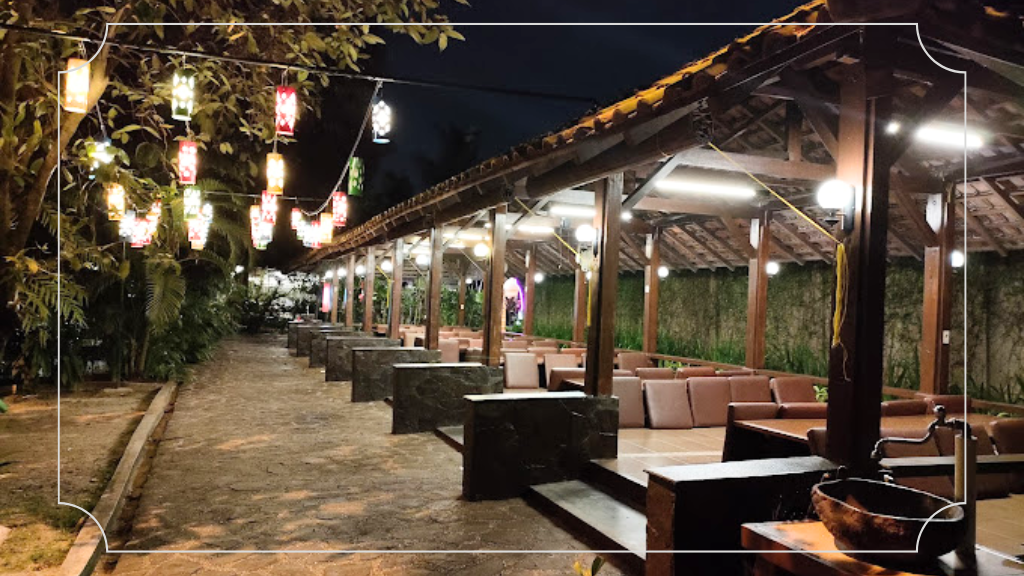 10 Restoran Keluarga di Tangerang, Pilihan Kuliner Seru untuk Bersama Keluarga 4 Taman Santap Rumah Kayu