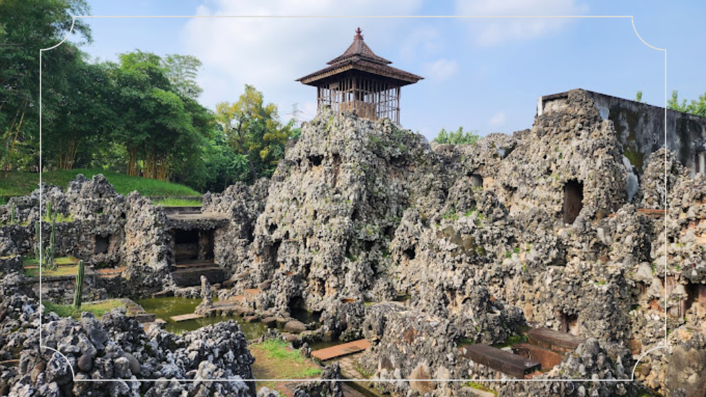 Taman Wisata Goa Sunyaragi Cirebon