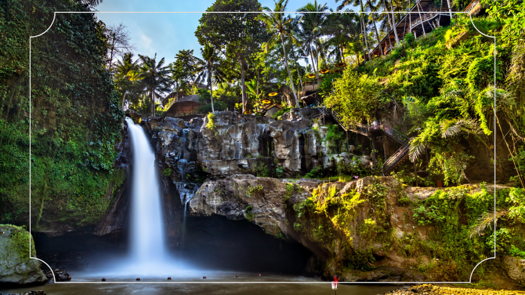 12 Tempat Instagramable di Ubud yang Wajib Dikunjungi 6 Tegenungan Waterfall