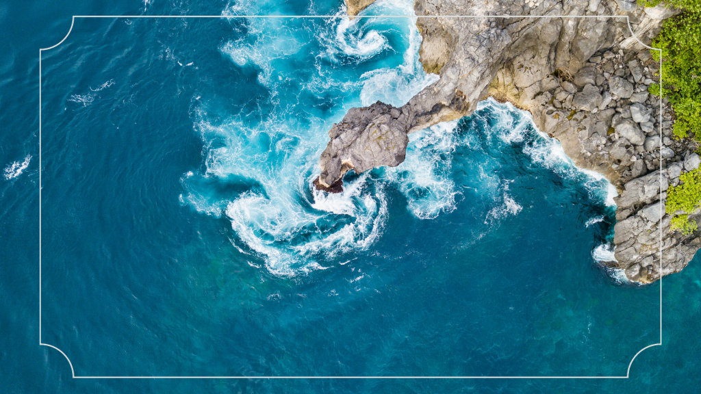 Tentang Crystal Bay Nusa Penida