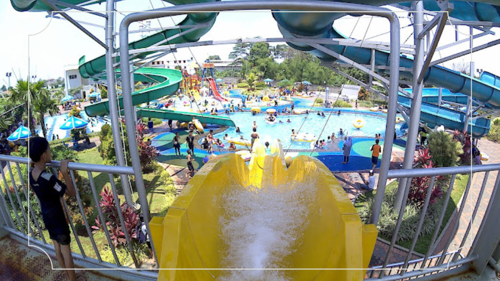 Tentang Green Lake View Waterpark