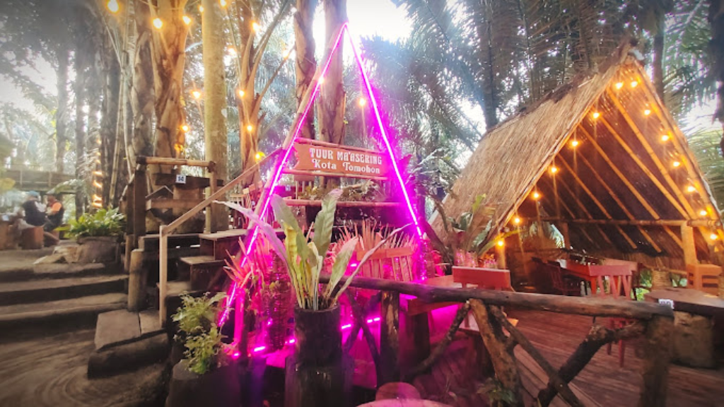 Tempat Wisata di Tomohon - Menikmati Keindahan Alam yang Ajaib 4 Tuur Ma'asering Kumelembuai