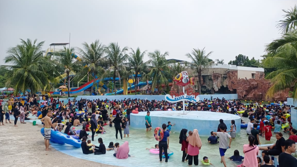 Water Slider Boomerang